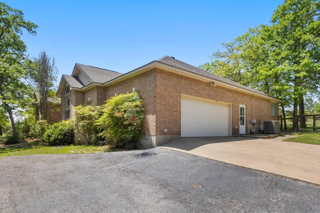 Photo of 162 William Higgins DR