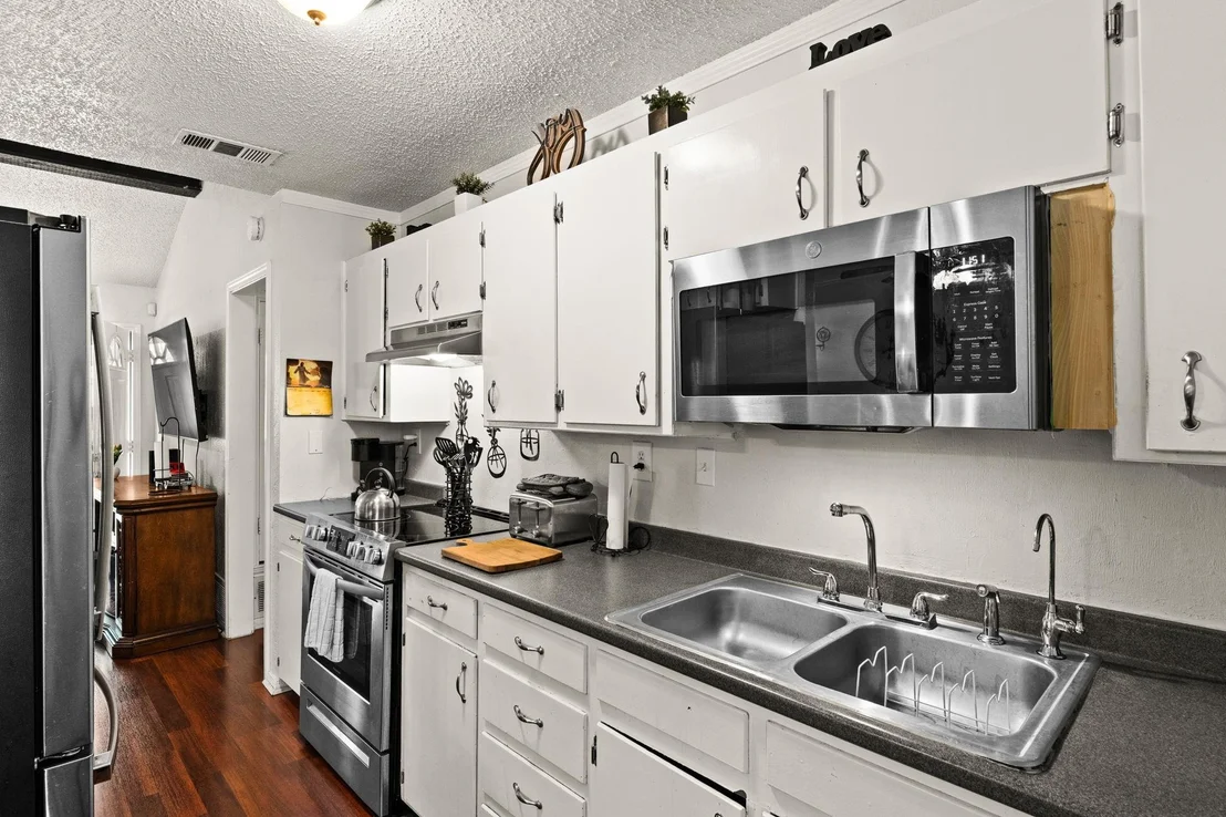 Photo of 908 Marilyn DR