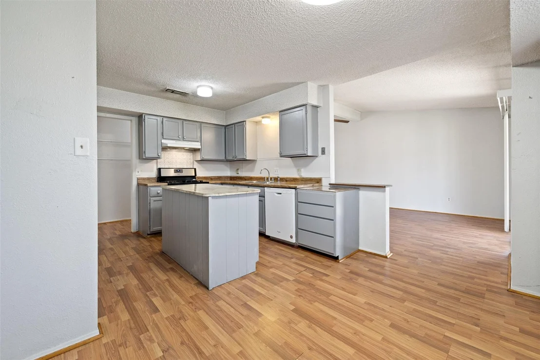 Photo of 2303 Carolyn DR
