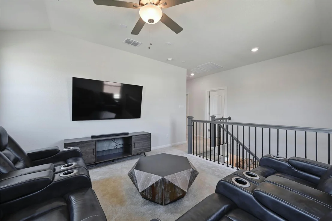 Photo of 468 Purple Heart DR