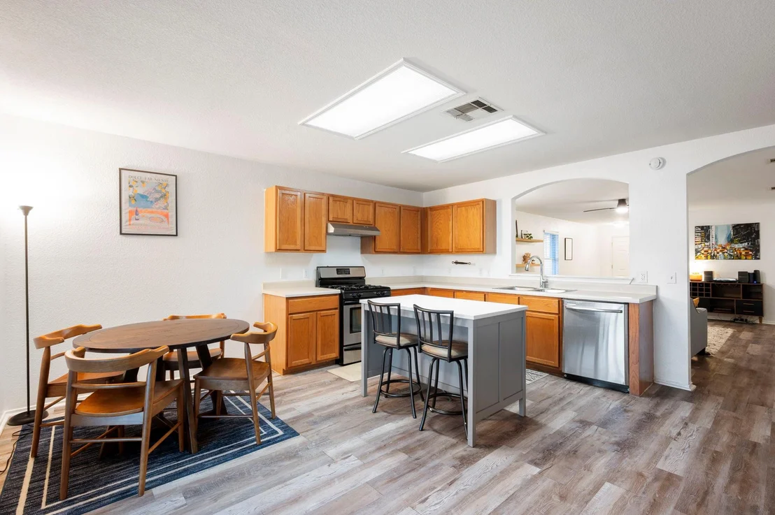 Photo of 6012 Speyside DR