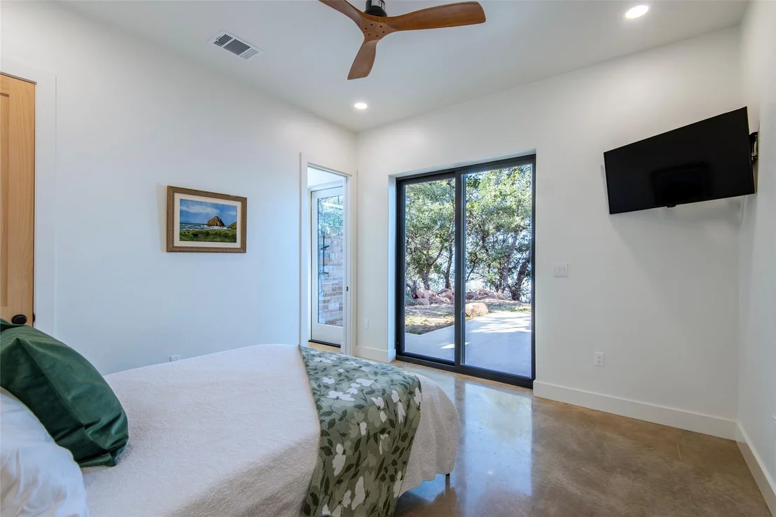 Photo of 247 Peninsula DR