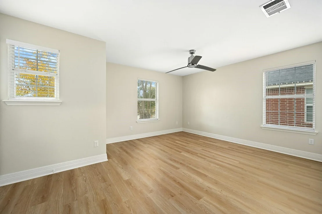 Photo of 912 Yellowstone DR