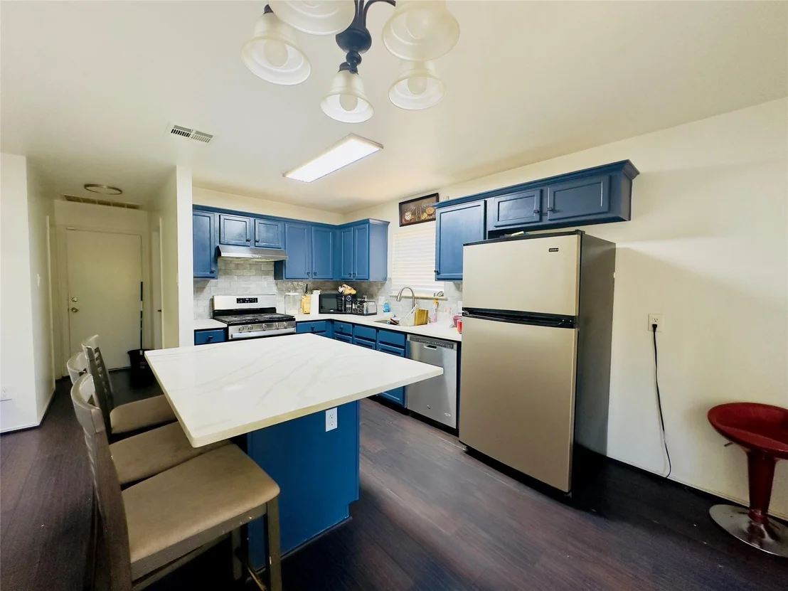 Photo of 2255 Ada LN