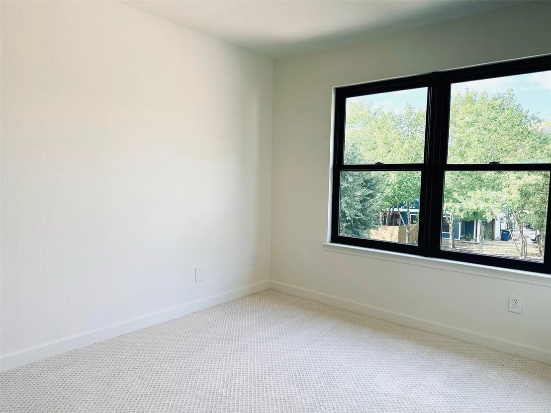 Photo of 3100 Siskin DR