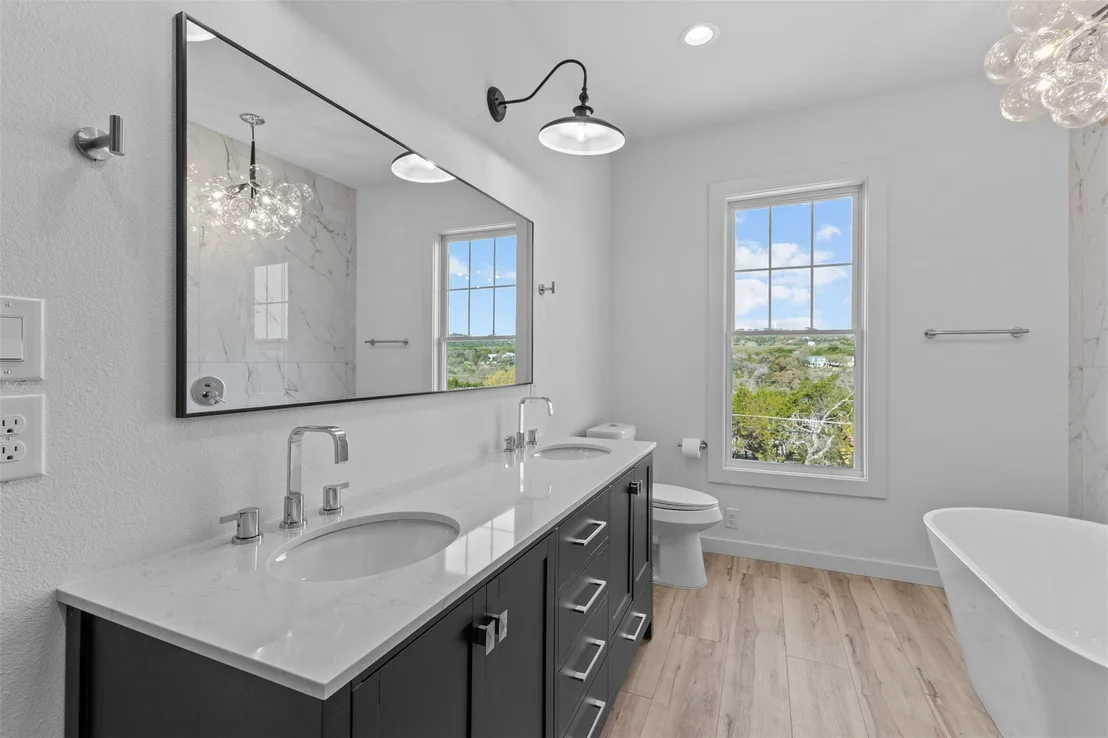 Photo of 11005 Beach RD
