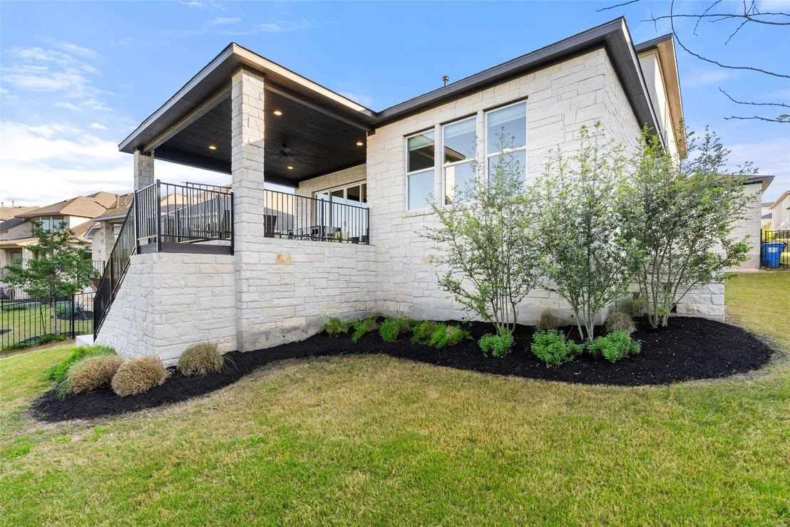 Photo of 739 Rawson BND