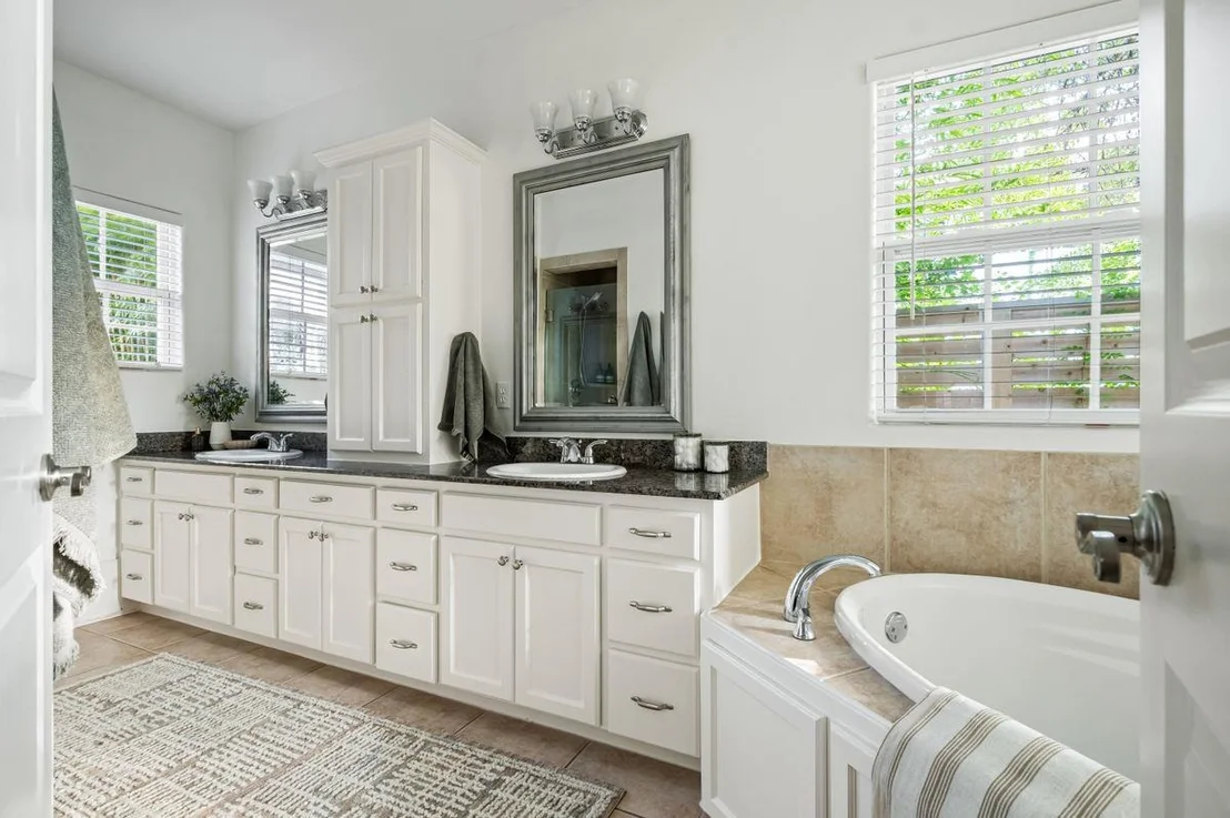 Photo of 1105 Travis Heights BLVD