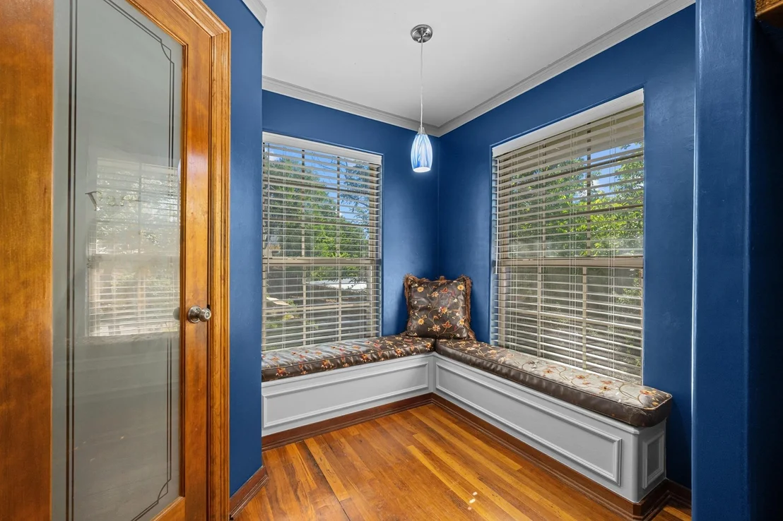 Photo of 401 Crestview DR