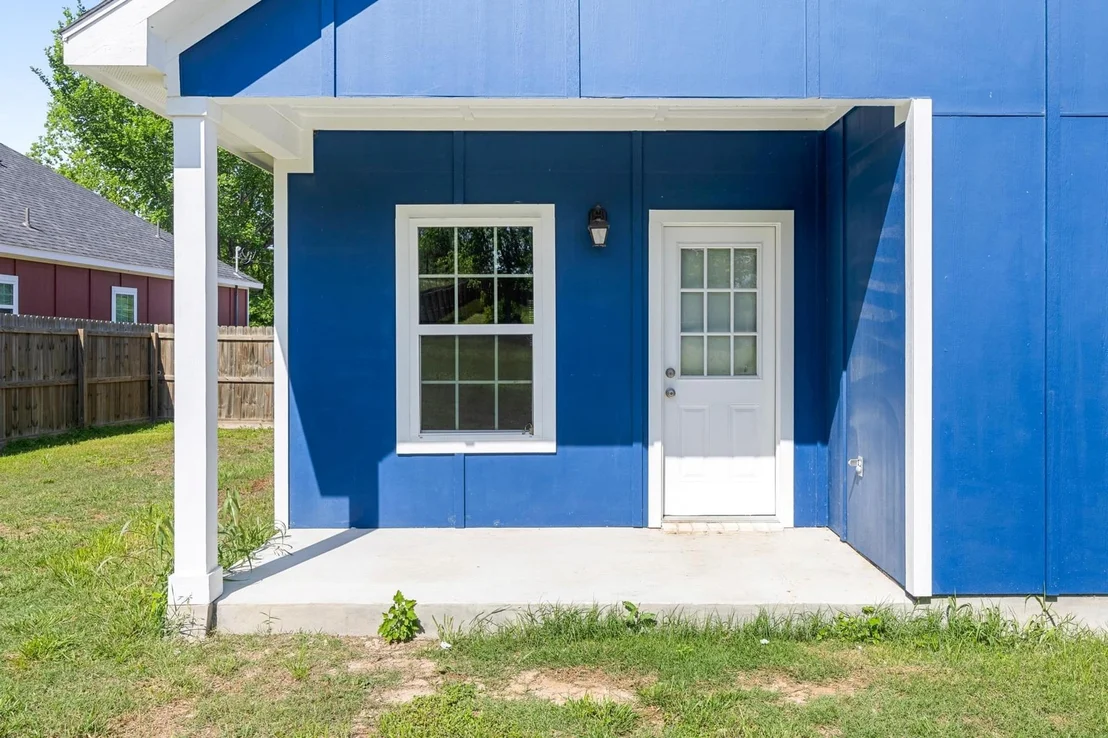 Photo of 220 Spruce Ave