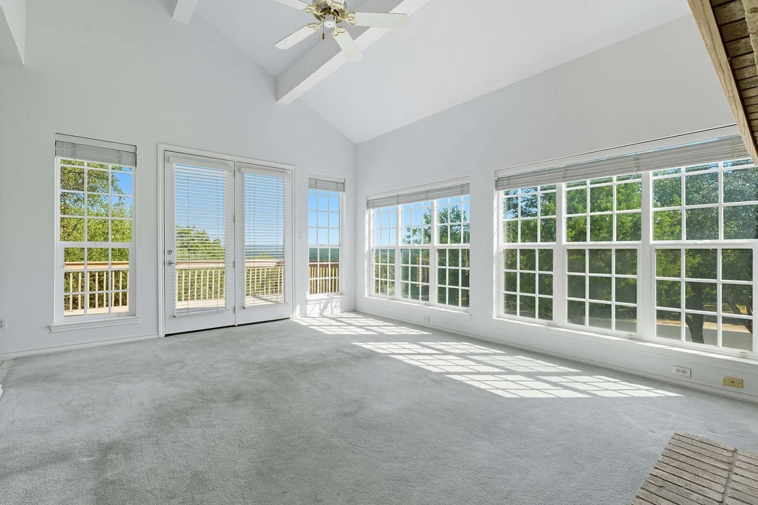 Photo of 700 Barrett LN