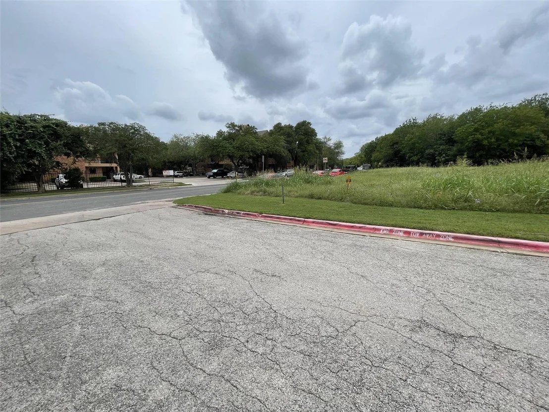 Photo of 904 Battle Bend BLVD