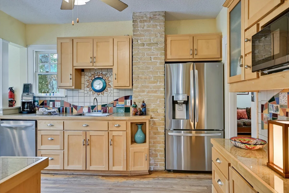 Photo of 106 W 32nd ST