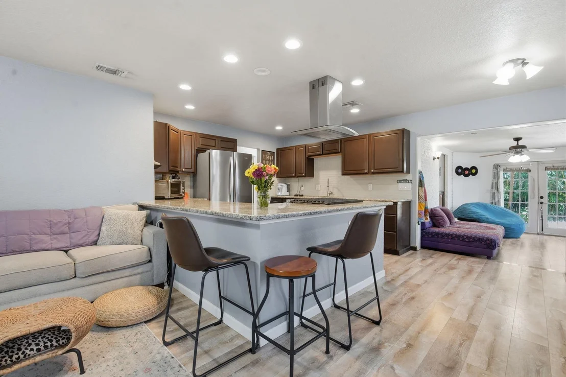 Photo of 141 Meadowland