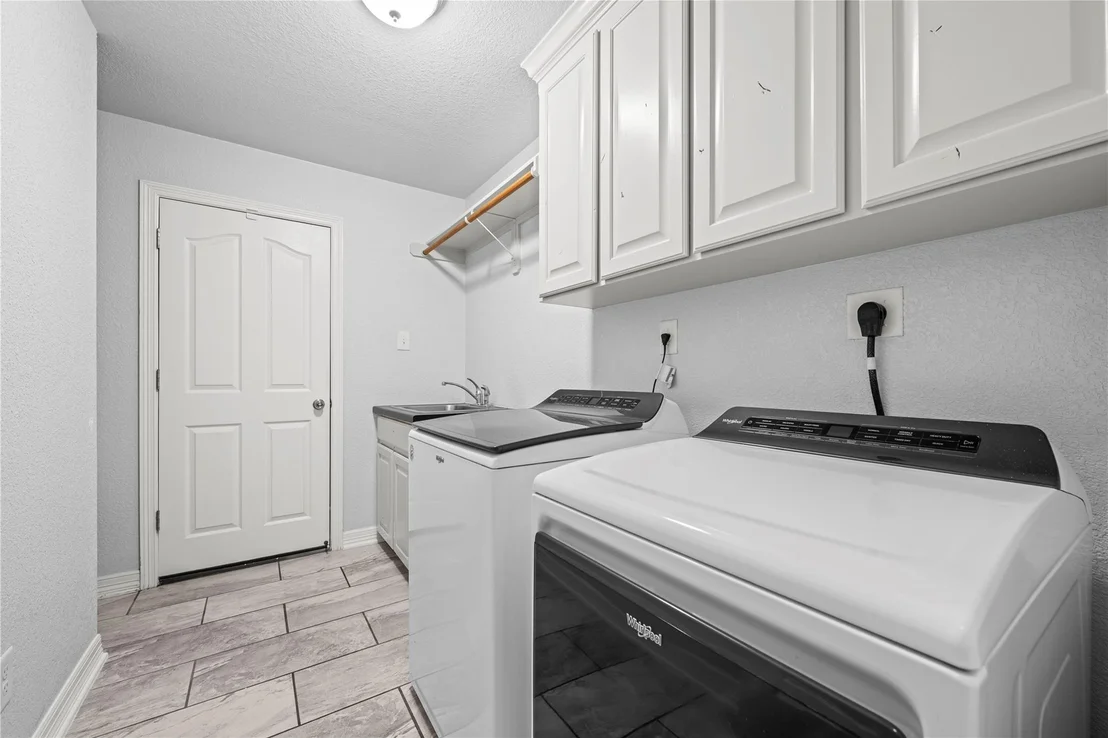 Photo of 4906 Deerwood LOOP