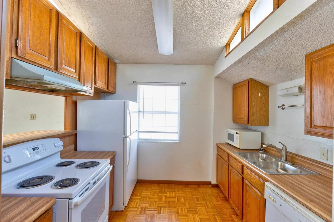 Photo of 1606 Wethersfield RD