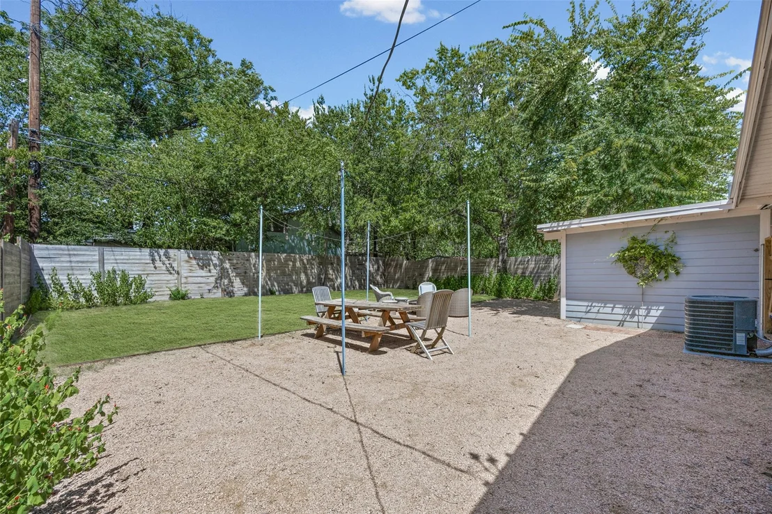 Photo of 1400 Westmoor DR