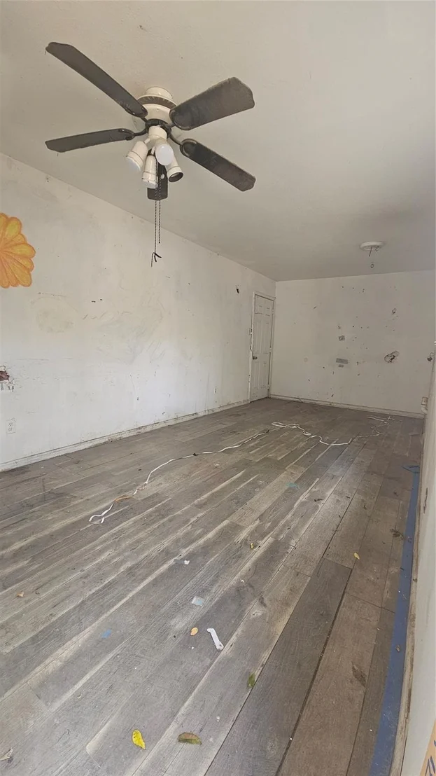 Photo of 407 Capitol DR