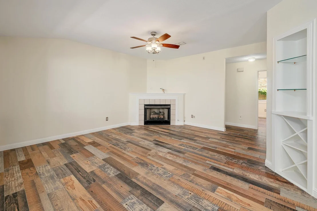 Photo of 700 Horizon TRL