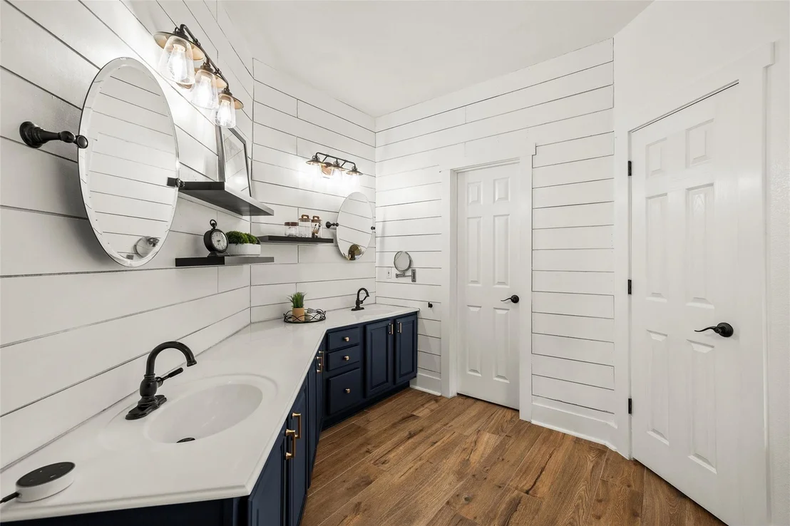 Photo of 143 Enchanted CV
