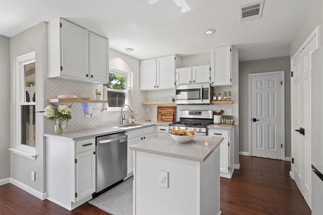 Photo of 1009 Pioneer Bend DR