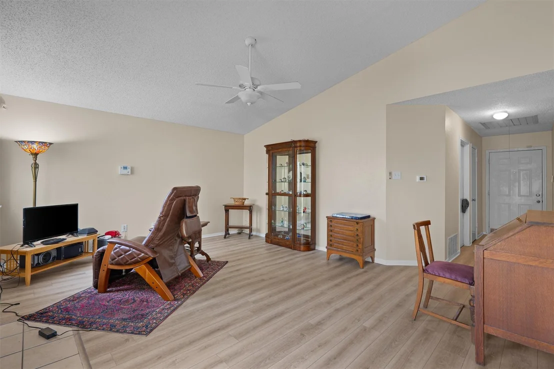 Photo of 1403 Alma DR