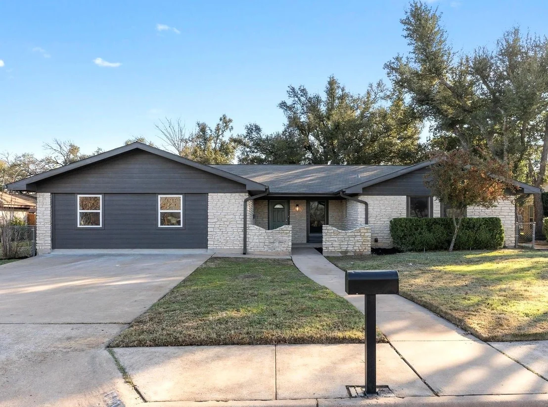 Photo of 1701 Deep Wood DR