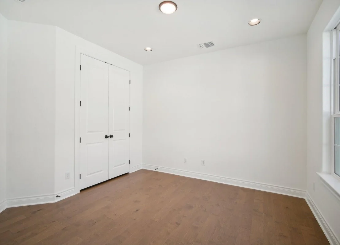 Photo of 205 Fair Oaks DR
