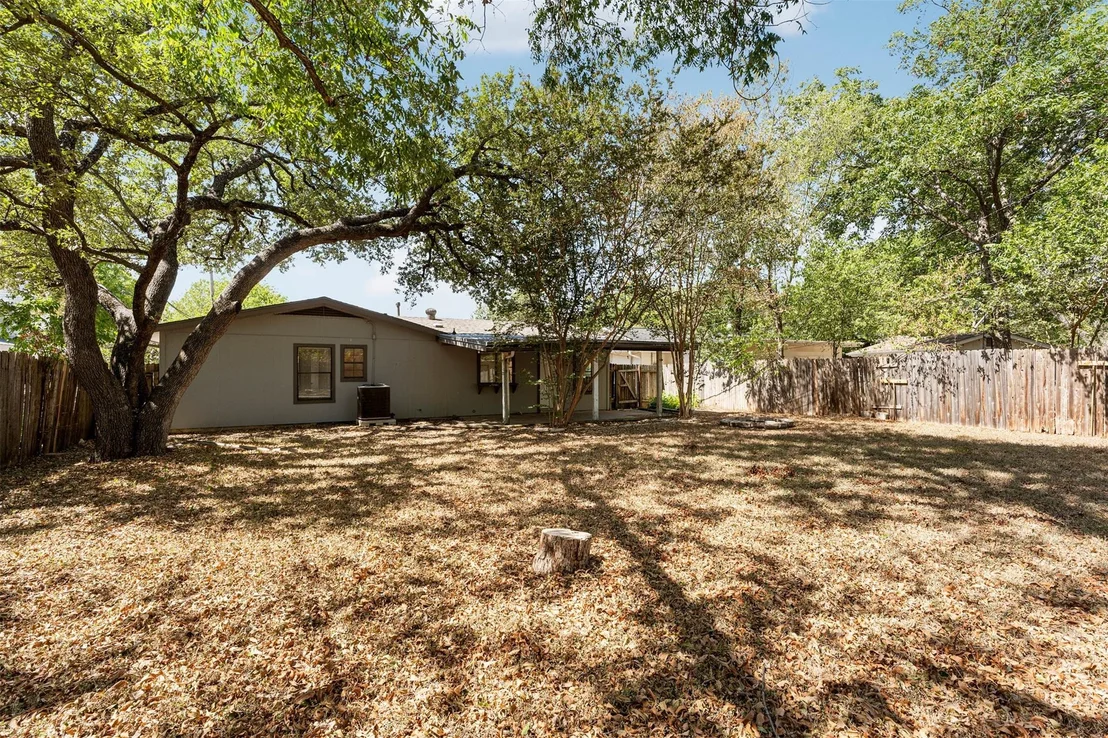 Photo of 1612 Broadmoor DR