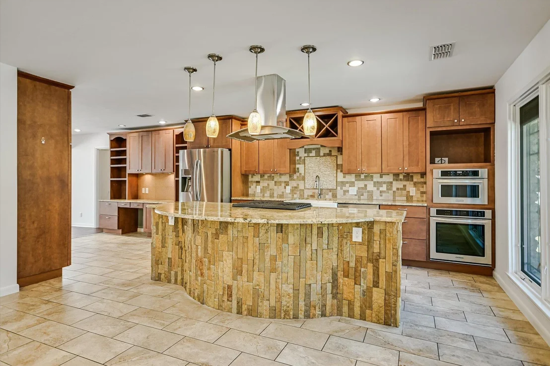 Photo of 4105 Far West BLVD