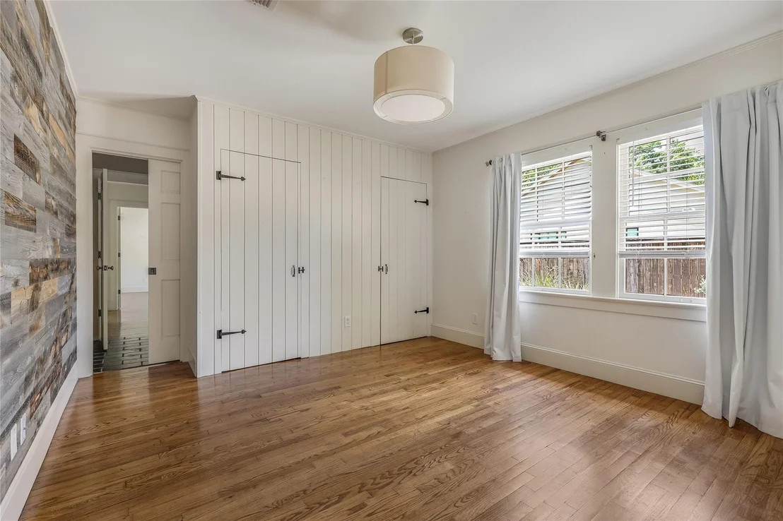 Photo of 4705 Fairview DR