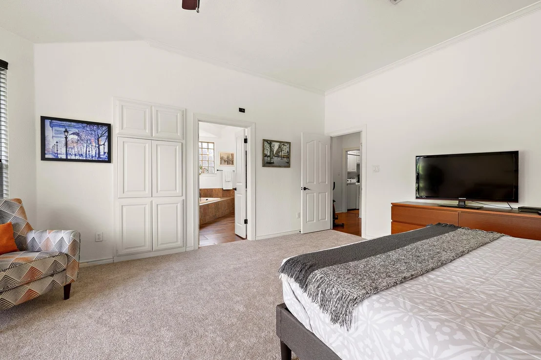 Photo of 9608 Streamside DR
