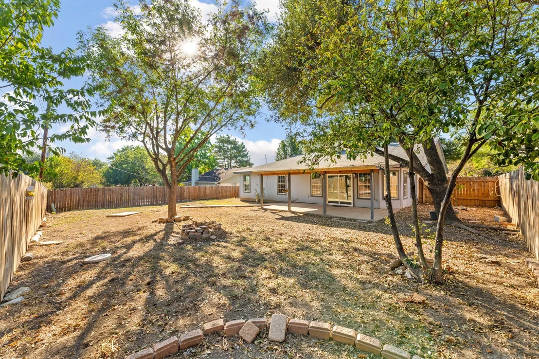 Photo of 1606 Old Tract RD