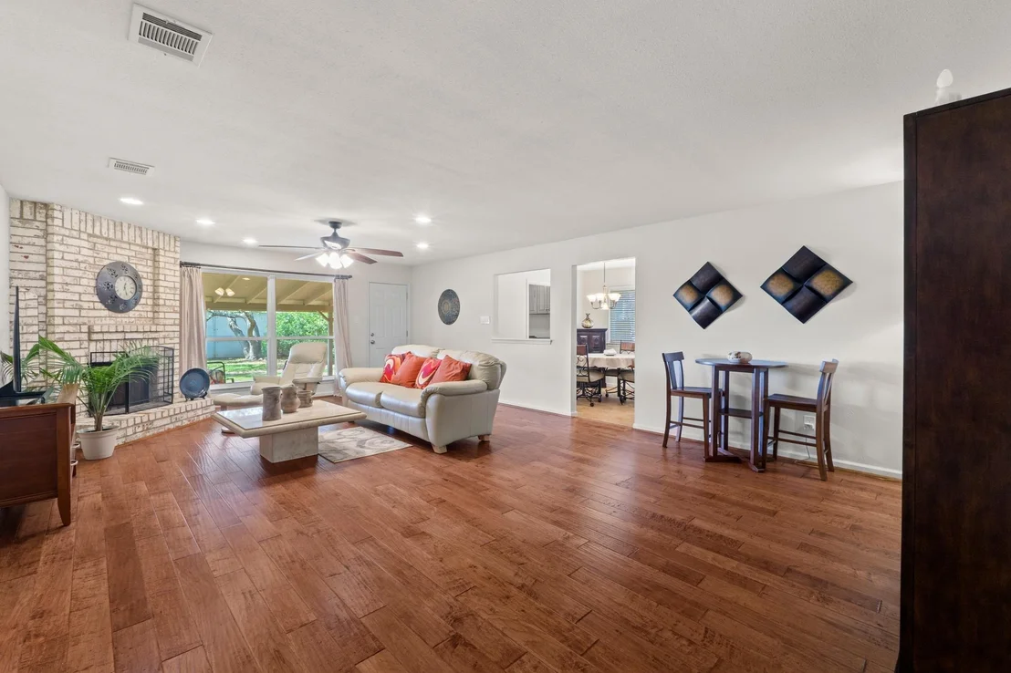 Photo of 4107 Columbine DR