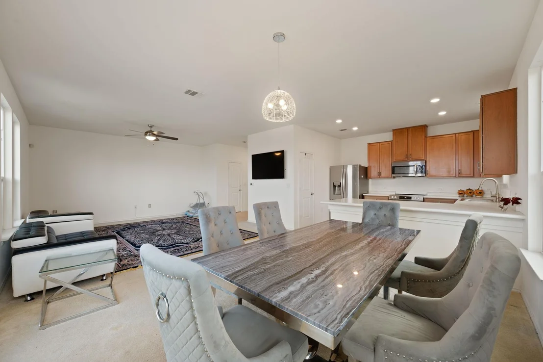 Photo of 807 Screech Owl DR