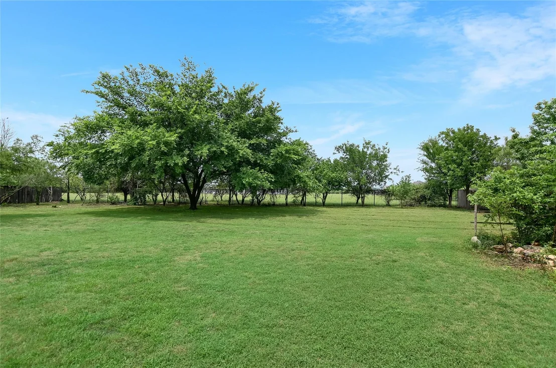 Photo of 112 Oak Plaza DR