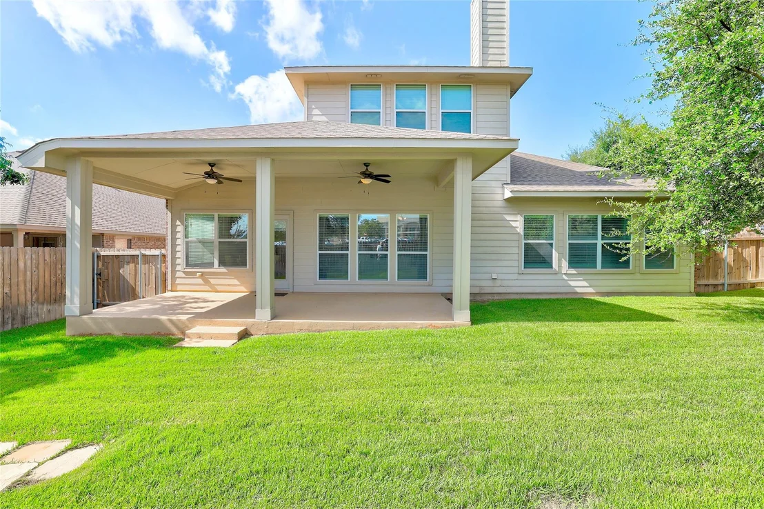 Photo of 903 Madrone DR