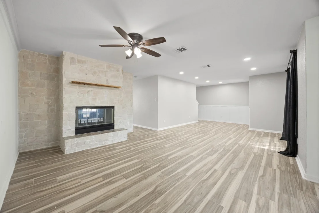 Photo of 1516 Lorson LOOP