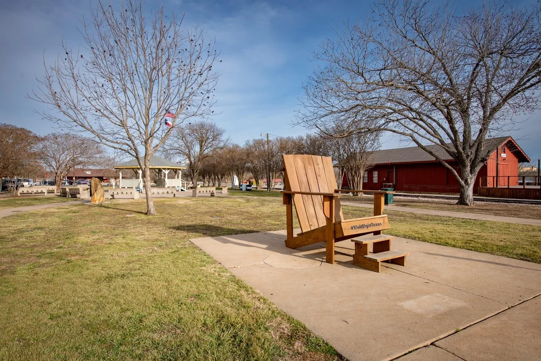 Photo of 418 S Avenue D Ave