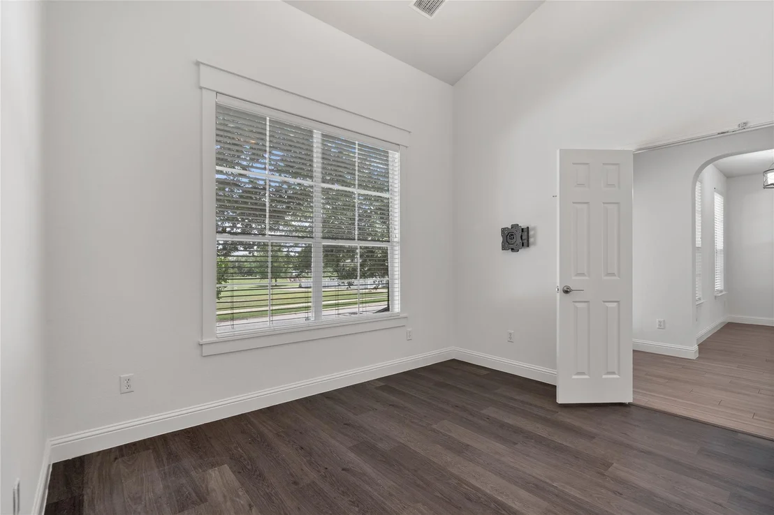 Photo of 1102 Peyton PL
