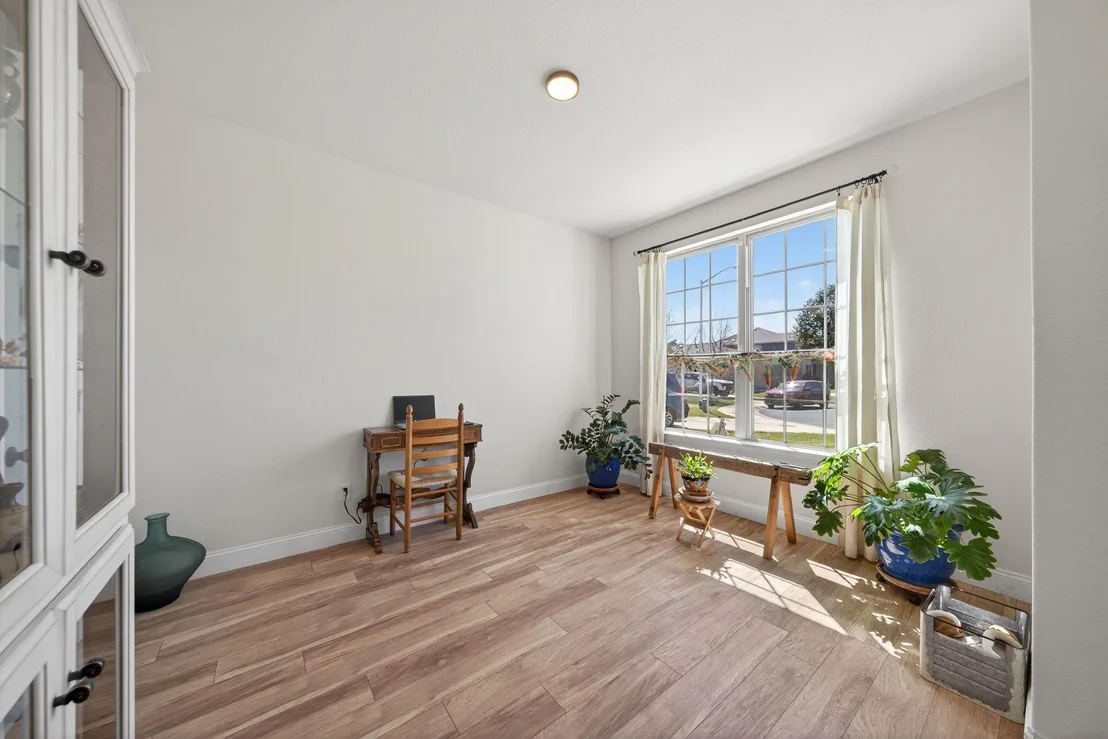 Photo of 613 Whitman Ave