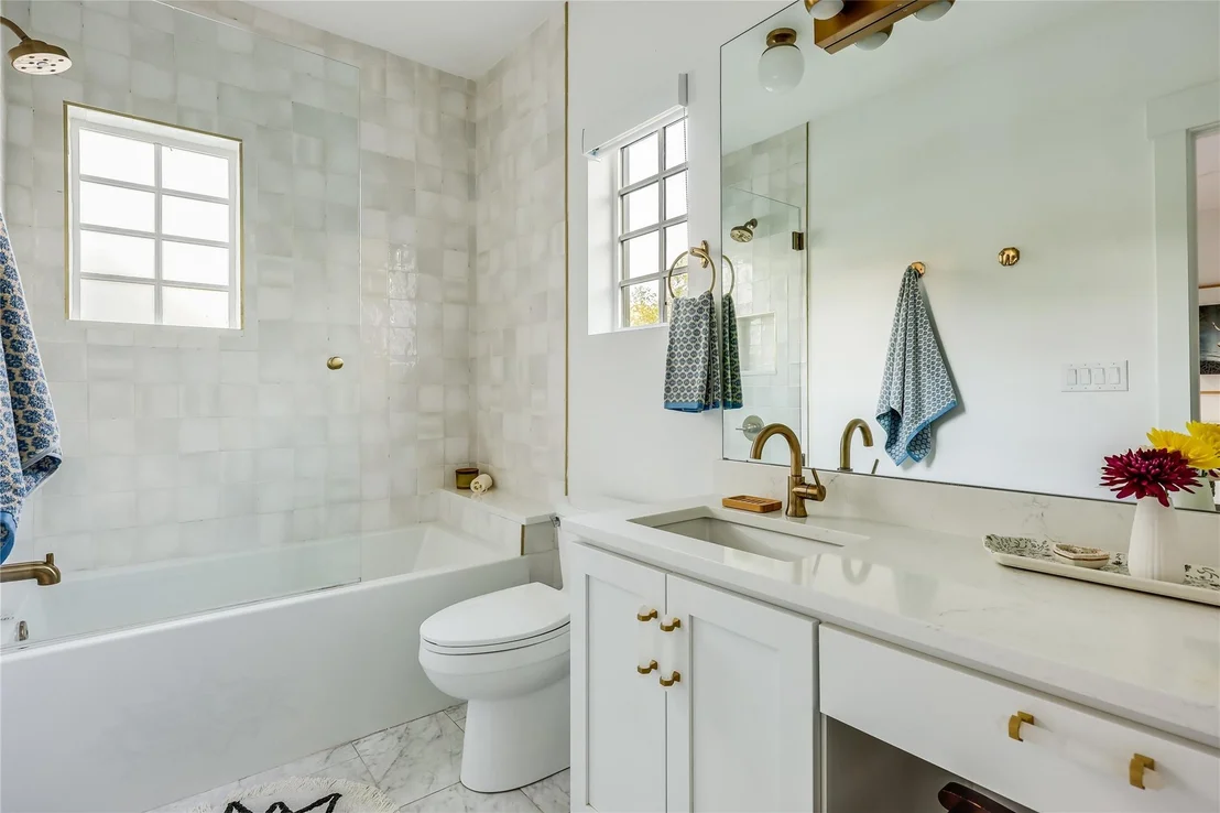 Photo of 1004 Gaston Ave