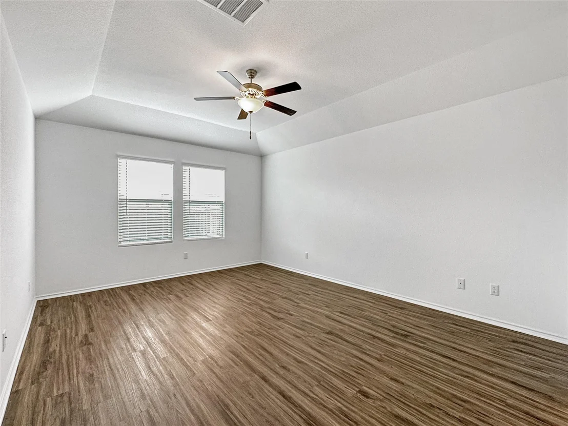 Photo of 621 Milliner LOOP