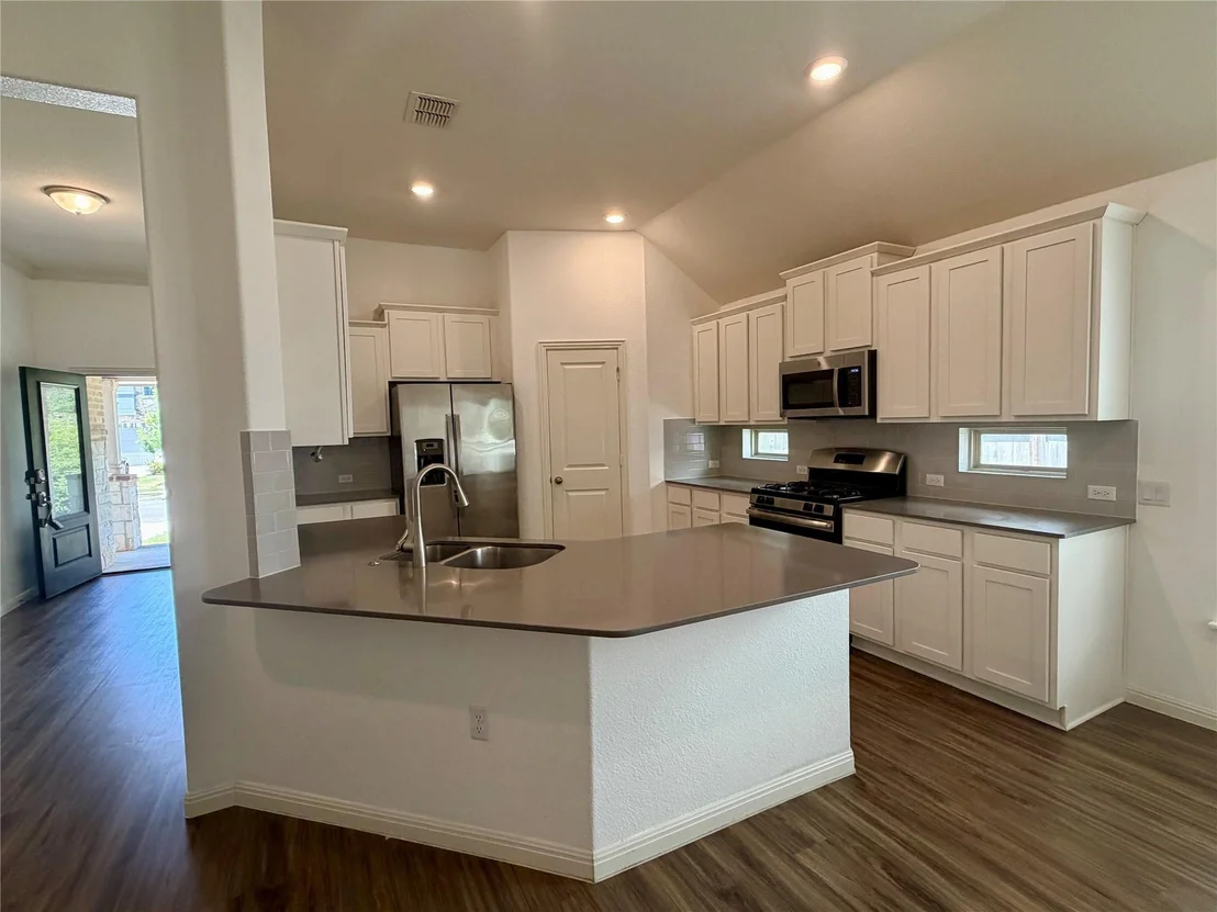 Photo of 716 Allende BND