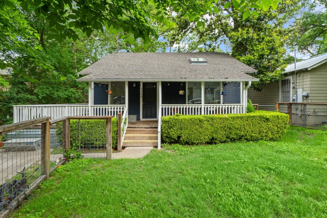 Photo of 4404 Barrow Ave