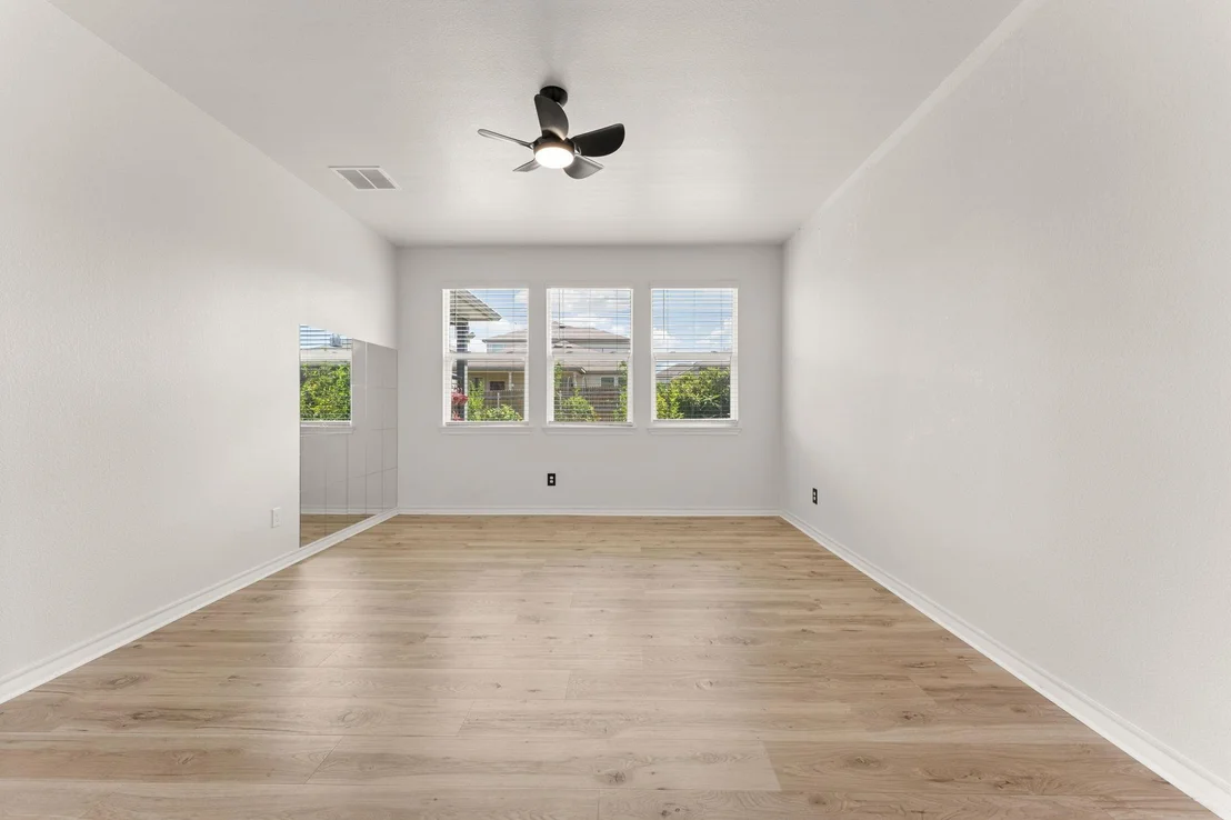 Photo of 200 Caisson TRL
