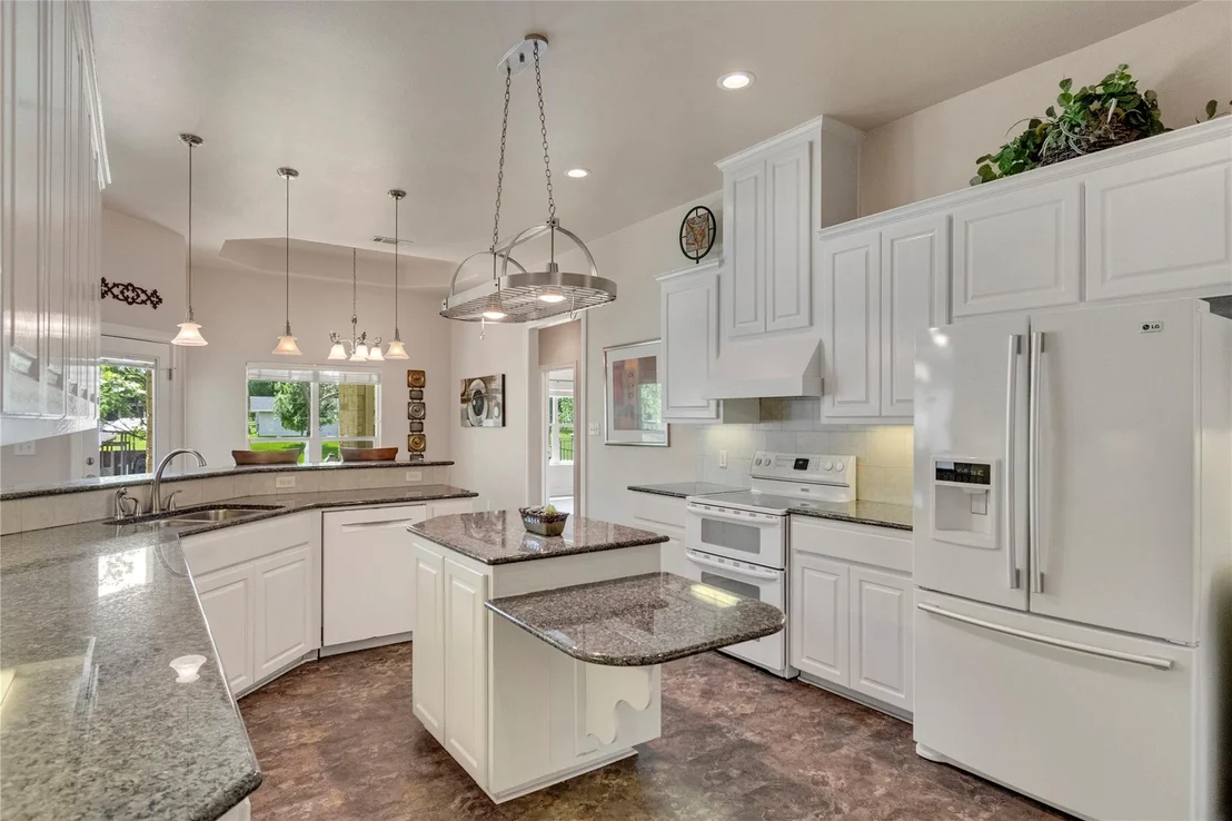 Photo of 307 E Pheasant RD