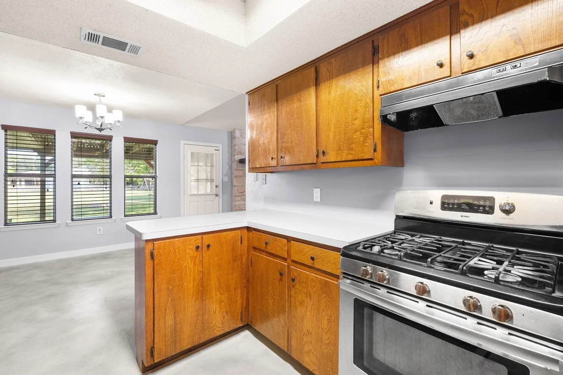 Photo of 909 Garden View DR