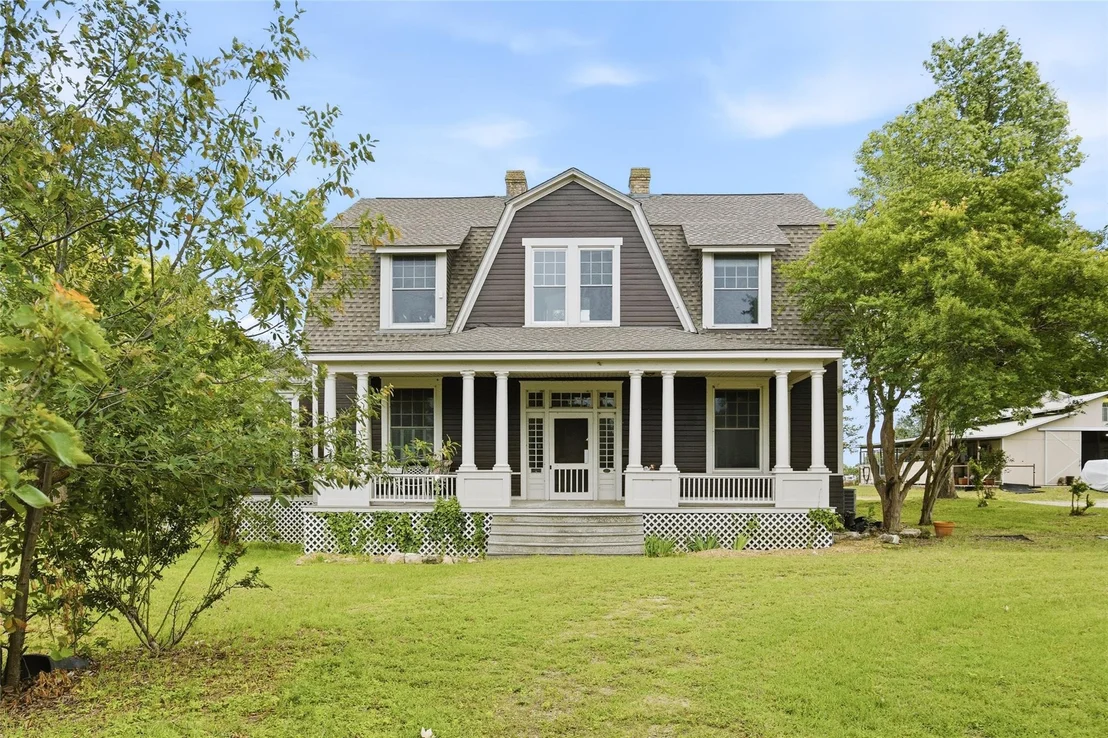 Photo of 600 Eastview DR