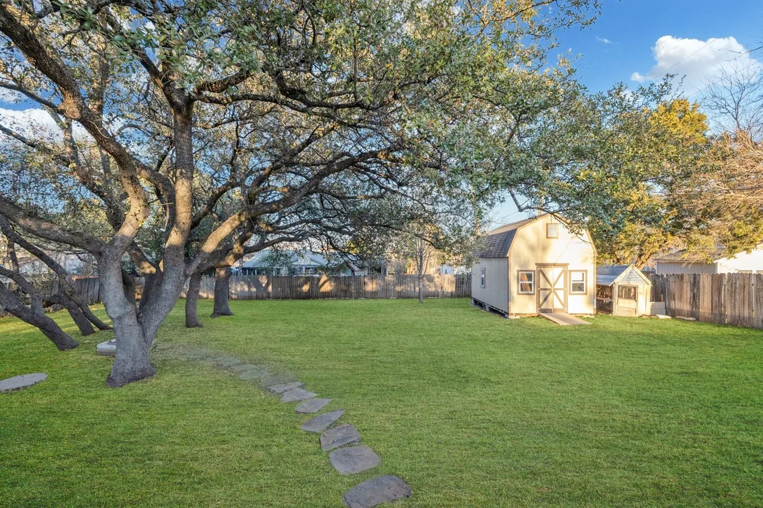 Photo of 2206 Castlewood TRL